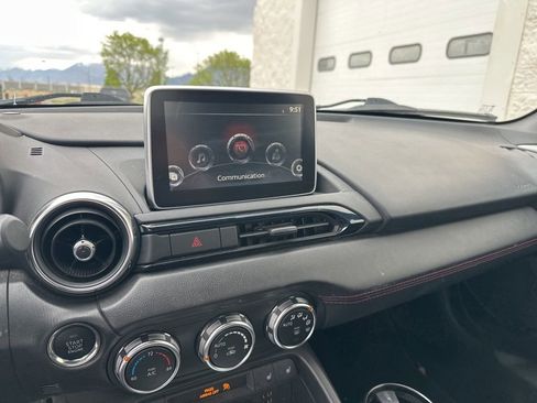 Used 2017 MAZDA MX-5 Miata RF Grand Touring image 12