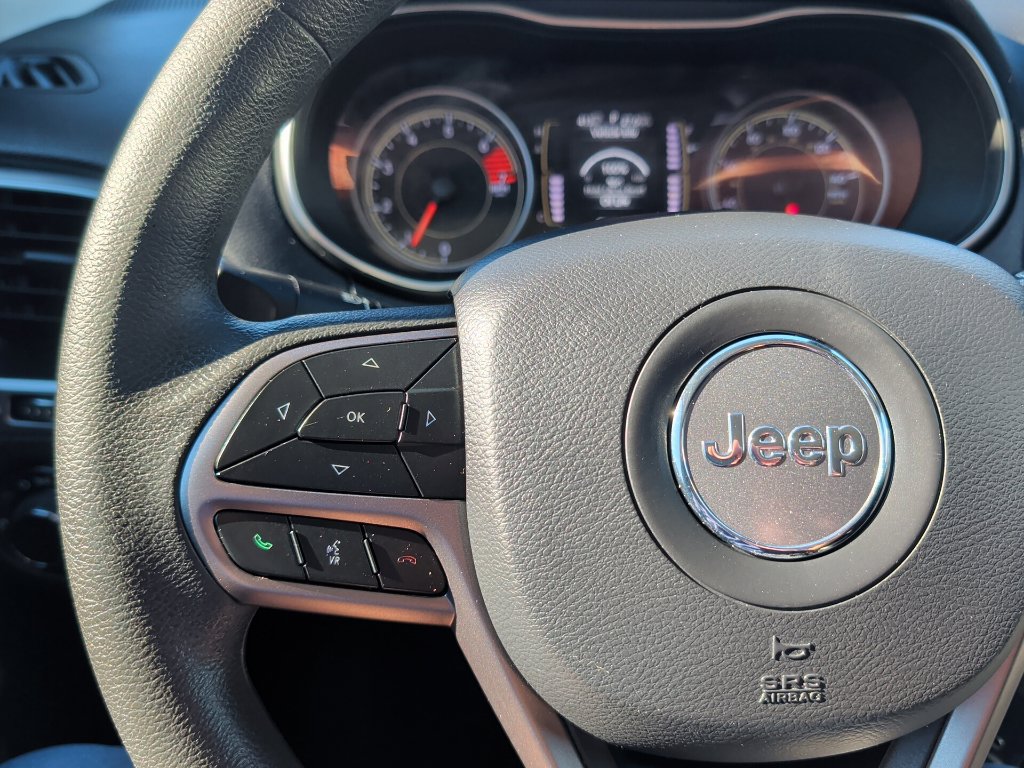 Used 2020 Jeep Cherokee Latitude FWD image 22