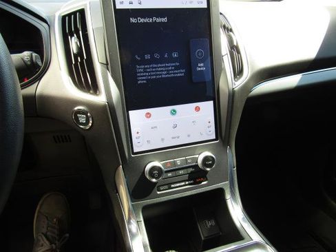 Used 2024 Ford Edge Titanium AWD/4WD image 25