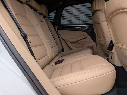 Certified 2026 Porsche Macan AWD/4WD image 23