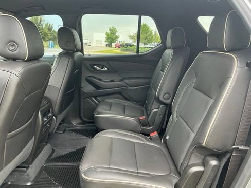 Used 2023 Chevrolet Traverse Premier FWD image 34
