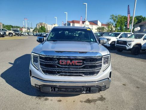Used 2022 GMC Sierra 1500 SLT w/ SLT Premium Plus Package AWD/4WD image 2