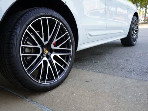Used 2024 Porsche Macan S AWD/4WD image 8