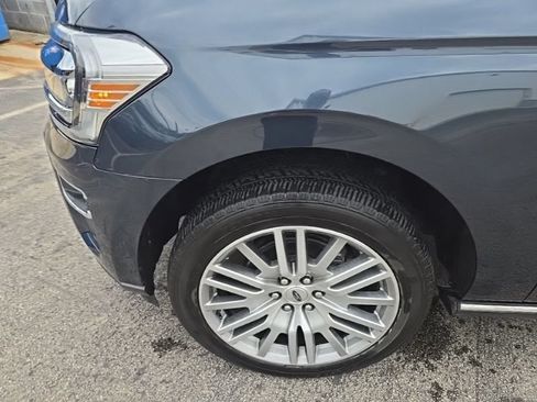 Used 2022 Ford Expedition Limited AWD/4WD image 10