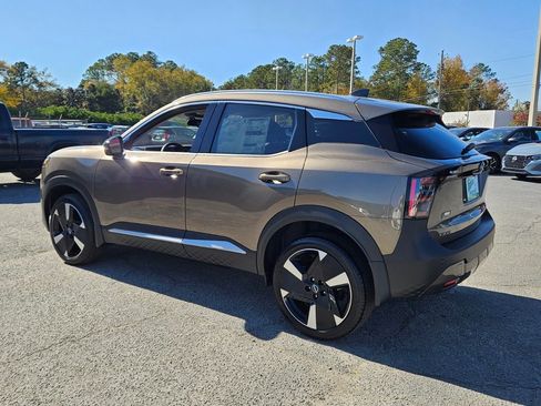 New 2026 Nissan Kicks SR FWD image 7