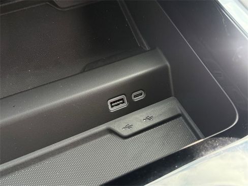 New 2026 Chevrolet Suburban LS image 19