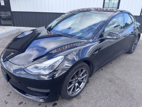 Used 2022 Tesla Model 3 Long Range AWD/4WD image 3