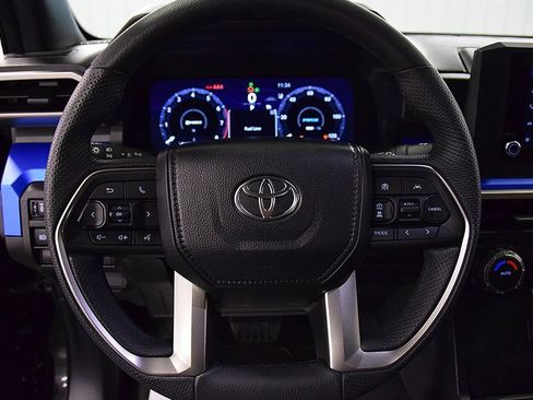 Used 2025 Toyota Tacoma TRD Sport image 20