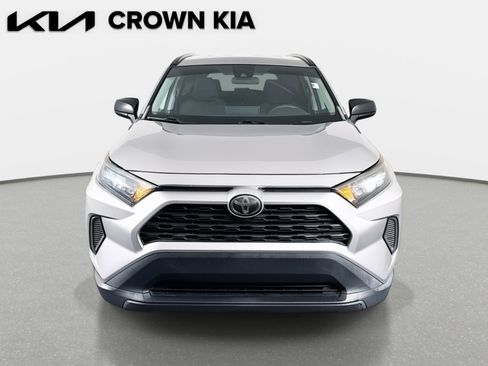 Used 2020 Toyota RAV4 LE image 2