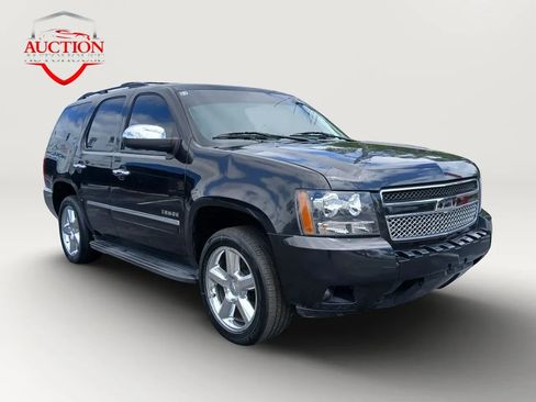 Used 2013 Chevrolet Tahoe LTZ image 3