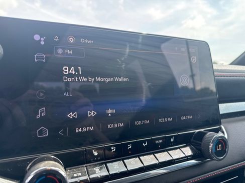 Used 2023 Chevrolet Colorado Z71 w/ Z71 Convenience Package 2 AWD/4WD image 30