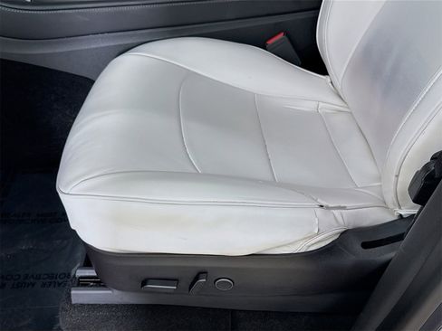 Used 2022 Tesla Model Y Performance image 18