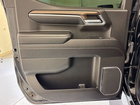 Used 2023 Chevrolet Silverado 1500 LT Trail Boss w/ LT Trail Boss Premium Package image 21