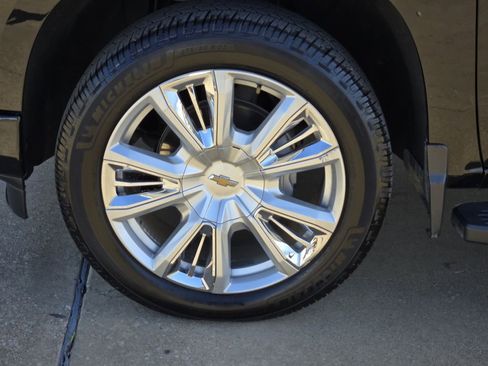 Used 2024 Chevrolet Silverado 1500 High Country w/ High Country Premium Package image 11