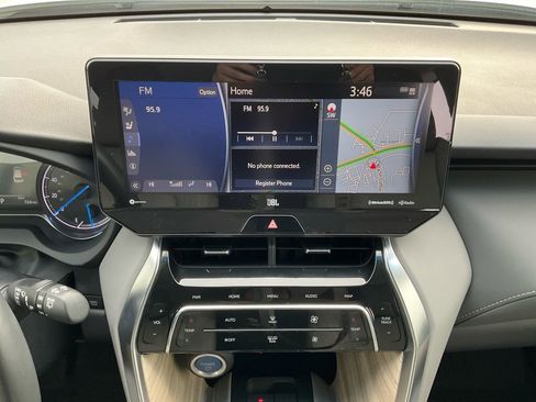 Used 2021 Toyota Venza Limited image 19