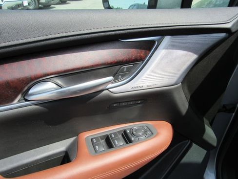 Used 2023 Cadillac XT5 Sportv w/ Technology Package AWD/4WD image 11