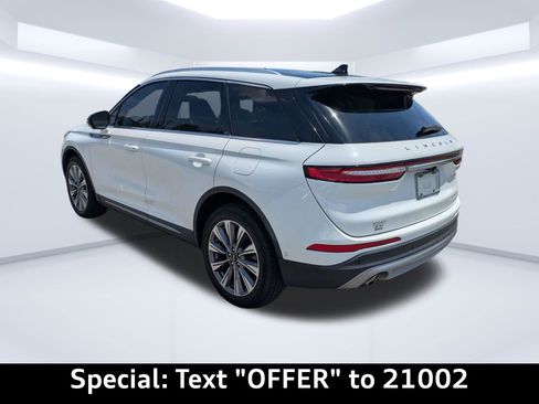Used 2022 Lincoln Corsair Reserve w/ Elements Package FWD image 5