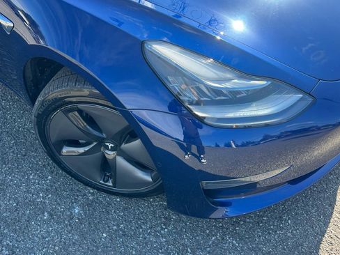 Used 2018 Tesla Model 3 image 2