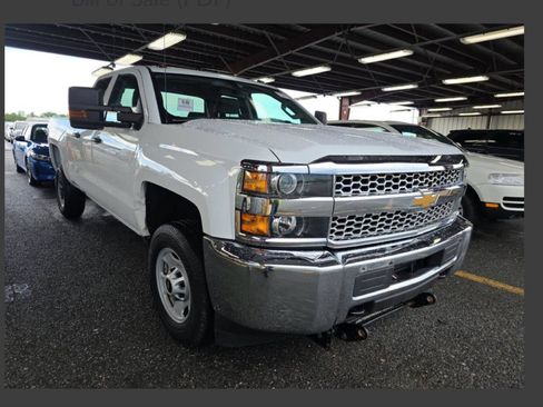 Used 2019 Chevrolet Silverado 2500 W/T AWD/4WD image 4