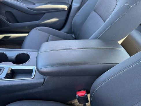 Used 2025 Nissan Altima 2.5 SV FWD image 12