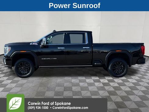 Used 2022 GMC Sierra 2500 Denali w/ Denali Black Diamond Edition AWD/4WD image 9