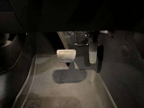 Used 2023 Jeep Wrangler Unlimited Sahara w/ Dual Top Group image 28