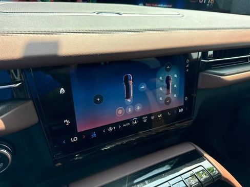 Certified 2026 Lincoln Navigator Reserve AWD/4WD image 37