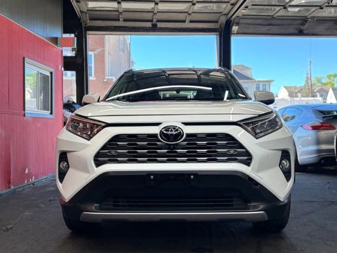 Used 2019 Toyota RAV4 Limited w/ Advanced Technology Package AWD/4WD image 2