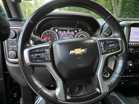 Used 2019 Chevrolet Silverado 1500 LTZ image 24