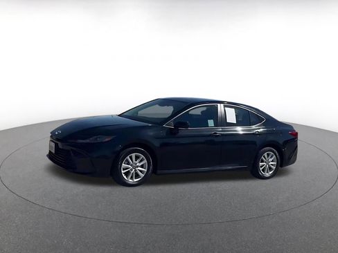 Used 2025 Toyota Camry LE image 8