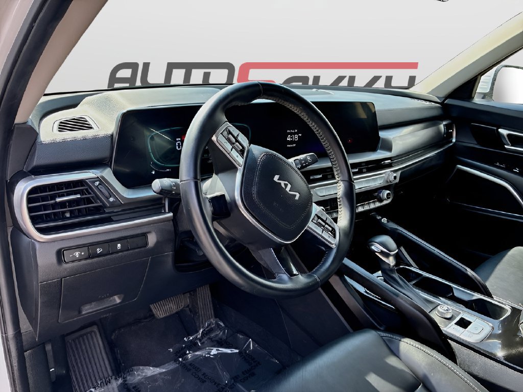 Used 2024 Kia Telluride S w/ S Sunroof Package FWD image 9