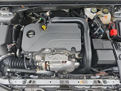 Used 2025 Chevrolet Malibu LT image 31