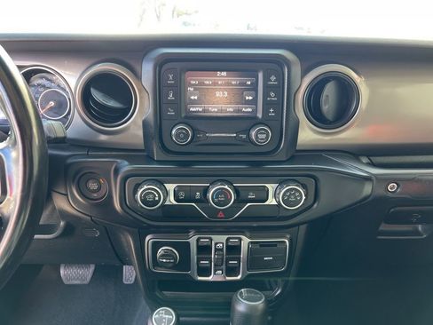 Used 2020 Jeep Gladiator Sport w/ Quick Order Package 24S image 15