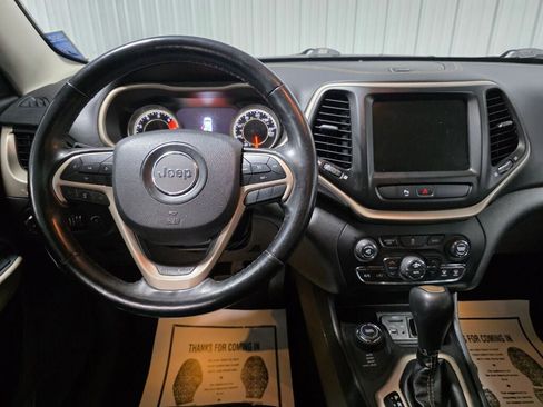 Used 2018 Jeep Cherokee Limited AWD/4WD image 8