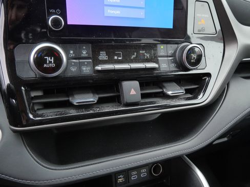 Certified 2024 Toyota Highlander LE image 24