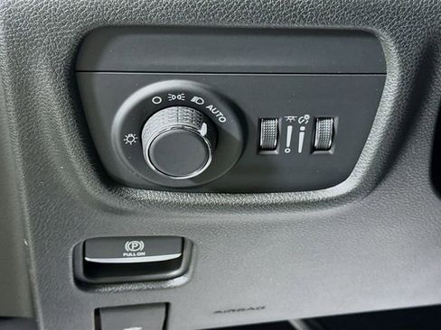 New 2025 Jeep Grand Cherokee L Altitude image 10