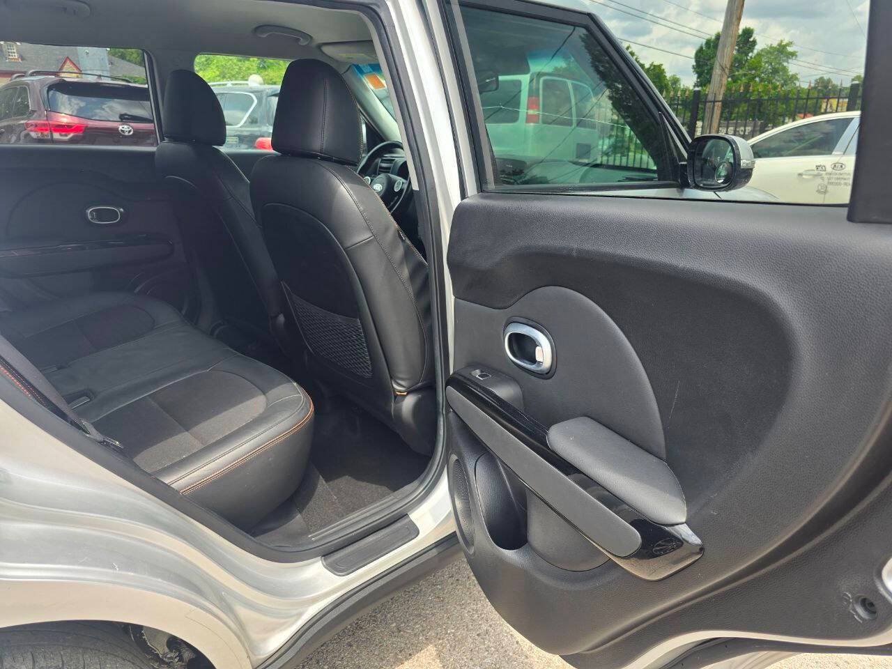 Used 2018 Kia Soul ! w/ Tech Package FWD image 21
