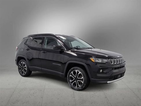 Certified 2022 Jeep Compass Limited image 2