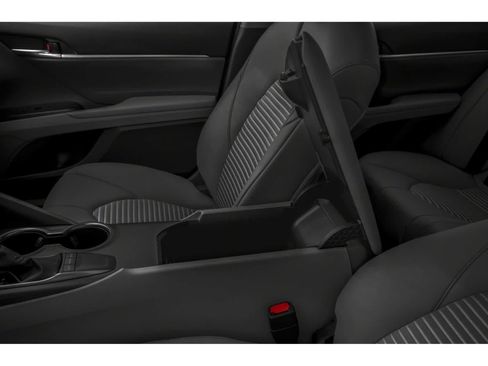 Used 2024 Toyota Camry SE FWD image 9