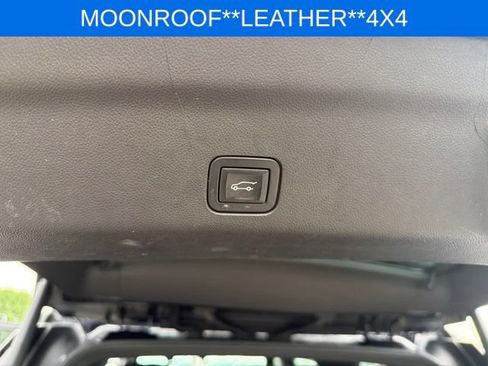 Used 2022 Chevrolet Suburban High Country AWD/4WD image 20
