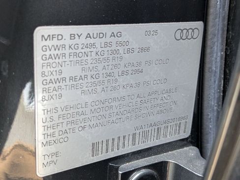 Used 2025 Audi Q5 Premium w/ Convenience Package image 17