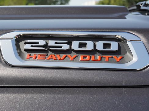 Used 2025 RAM 2500 Laramie AWD/4WD image 9
