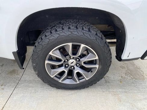 Used 2019 Chevrolet Silverado 1500 RST AWD/4WD image 13