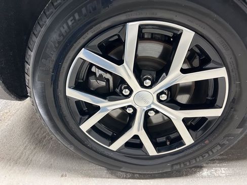 Used 2024 Jeep Grand Cherokee L Limited w/ Luxury Tech Group II image 43