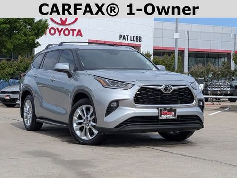 Used 2024 Toyota Highlander Limited FWD image 2