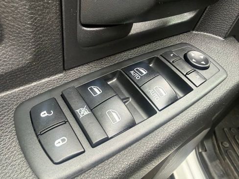Used 2018 RAM 2500 Tradesman w/ Chrome Appearance Group AWD/4WD image 16