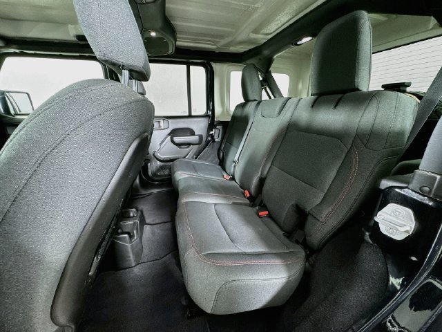 Used 2025 Jeep Wrangler Unlimited Rubicon AWD/4WD image 20