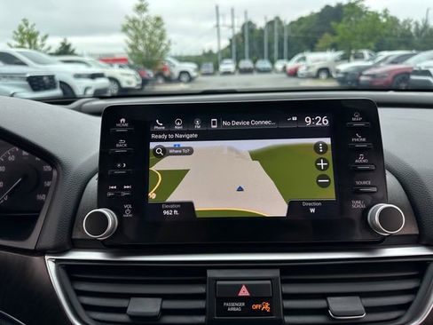 Used 2021 Honda Accord Touring image 24