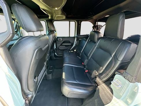 Used 2024 Jeep Wrangler Sahara image 23