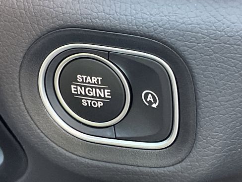 New 2026 Mercedes-Benz GLS 450 4MATIC image 29